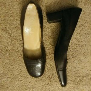 CHANEL Pumps Black Leather 8-1/2 Camelia
